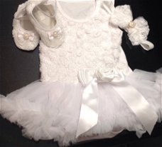 Baby petticoat jurk met zachte tule haarband en schoenen maat 74/80