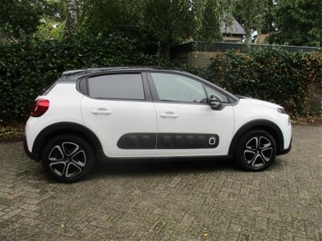 Citroën C3 - 1.2 PureTech S&S Shine two tone navi Shine 110 pk automaat 6bak 14000km - 1