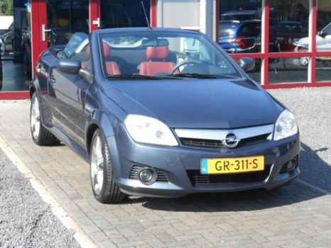 Opel Tigra TwinTop - 1.4-16V Linea Rosso AUTOMAAT AIRCO - 1