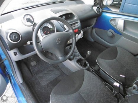 Peugeot 107 - 1.0-12V Urban Move Airco trekhaak met garantie - 1