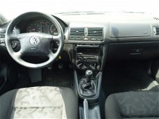 Volkswagen Golf - 1.6 Comfortline 5 Deurs- Perfecte staat