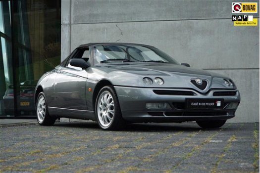 Alfa Romeo Spider - 3.0-12V V6 L - 1