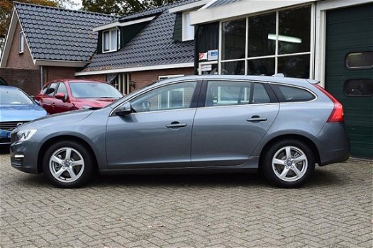 Volvo V60 - 2.0 D3 150PK Automaat Trekhaak PDC *All in prijs - 1