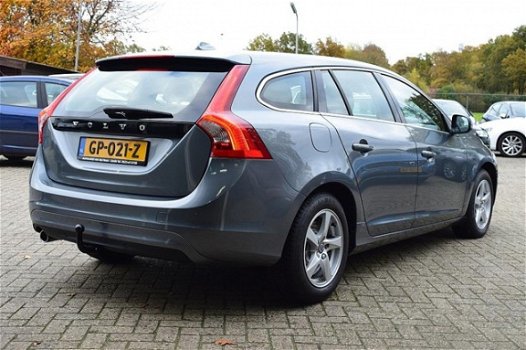 Volvo V60 - 2.0 D3 150PK Automaat Trekhaak PDC *All in prijs - 1