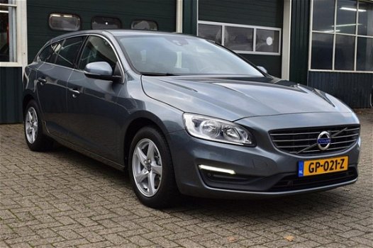 Volvo V60 - 2.0 D3 150PK Automaat Trekhaak PDC *All in prijs - 1