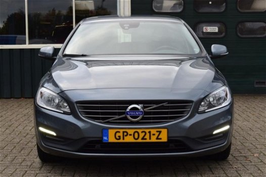 Volvo V60 - 2.0 D3 150PK Automaat Trekhaak PDC *All in prijs - 1