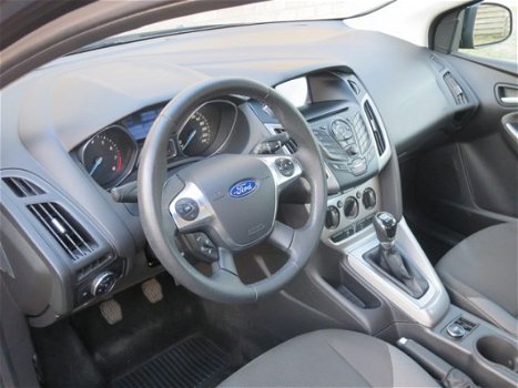 Ford Focus - 1.0 EcoBoost Trend | Trekhaak wegklapbaar | Navigatie | PDC | - 1