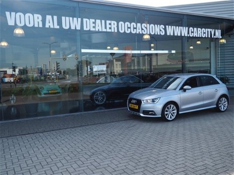 Audi A1 Sportback - 1.0 TFSI S-line Adrenalin / Navigatie / Regen-licht sensor / 17 inch / LED - 1