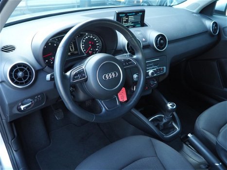 Audi A1 Sportback - 1.0 TFSI S-line Adrenalin / Navigatie / Regen-licht sensor / 17 inch / LED - 1