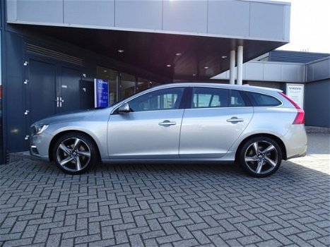 Volvo V60 - D2 R-Design Business Pack Connect - 1