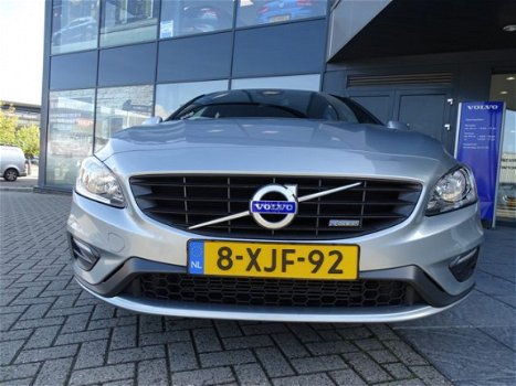 Volvo V60 - D2 R-Design Business Pack Connect - 1