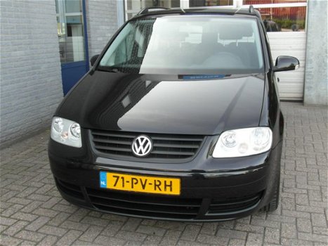 Volkswagen Touran - 1.6-16V FSI Athene - 1