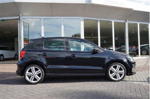 Volkswagen Polo - 1.2 TSI BlueMotion R-Line Edition, Navi, Cruise control, PDC Nieuwjaarsactie van € - 1