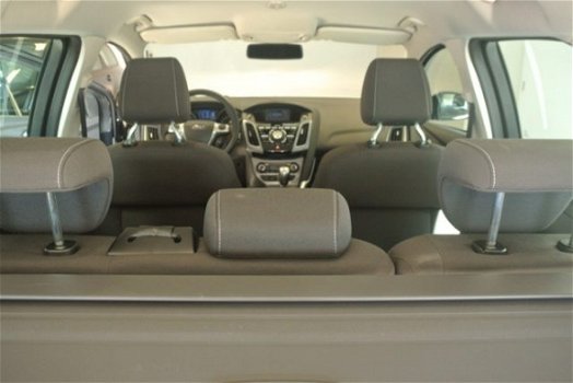 Ford Focus Wagon - 1.6 Ecob. Titanium /Ecc/Cruise/ Trekh/Winterset/bj. 2012 - 1