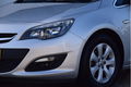 Opel Astra Sports Tourer - 1.4 Turbo Navi, Parkeersensoren, Trekhaak, Dealer onderhouden - 1 - Thumbnail