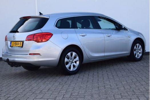 Opel Astra Sports Tourer - 1.4 Turbo Navi, Parkeersensoren, Trekhaak, Dealer onderhouden - 1