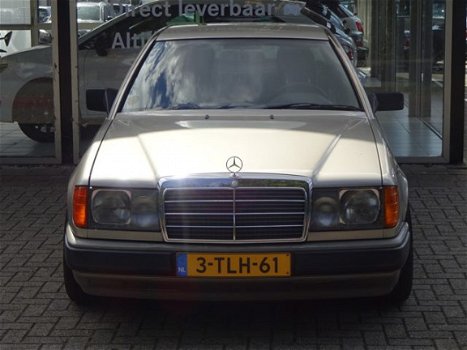 Mercedes-Benz 300-serie - 300 CE - 1