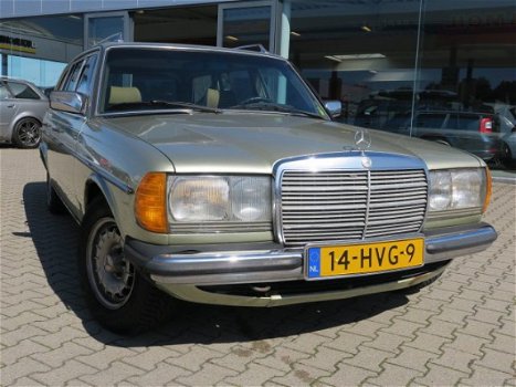 Mercedes-Benz 230 - (W123) Combi TE - 1