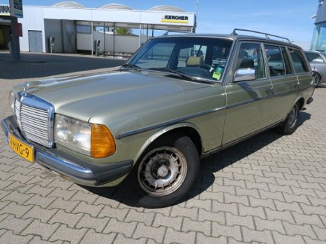 Mercedes-Benz 230 - (W123) Combi TE - 1