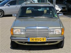 Mercedes-Benz 230 - (W123) Combi TE