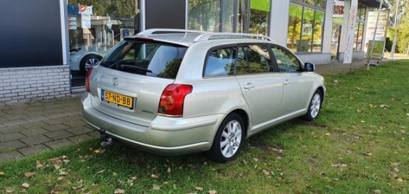 Toyota Avensis Wagon - 1.8 VVTi Linea Luna AUTOMAAT AIRCO APK 09-2020 TREKHAAK NAP NL AUTO - 1