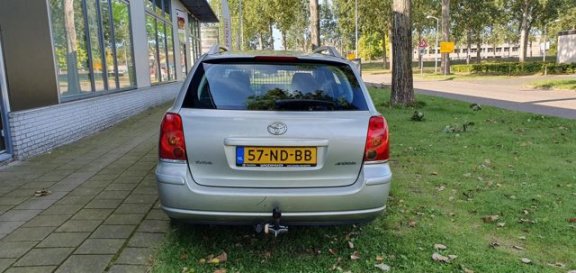 Toyota Avensis Wagon - 1.8 VVTi Linea Luna AUTOMAAT AIRCO APK 09-2020 TREKHAAK NAP NL AUTO - 1