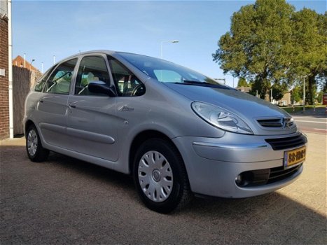 Citroën Xsara Picasso - 1.6i-16V Image - 1