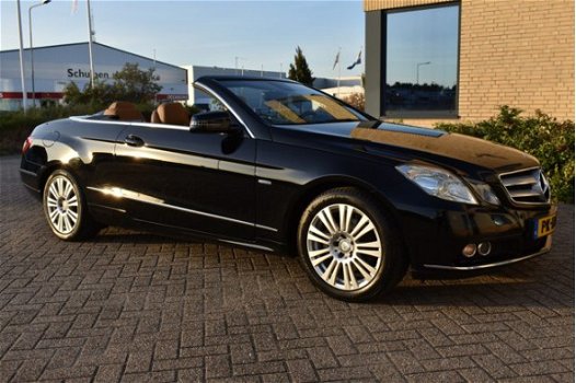 Mercedes-Benz E-klasse Cabrio - E 200 Elegance Navi / Leder / PDC - 1