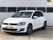 Volkswagen Golf - 1.2 TSI Trendline / AIRCO/CRUISE /70, 000km/NIEUW STAAT/EERSTE EIGENAAR/DEALER - 1 - Thumbnail