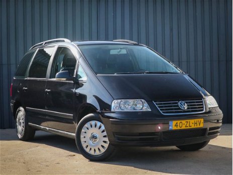 Volkswagen Sharan - 2.0 Trendline, 7 Pers, Airco/ECC, PDC-A, Trekhaak, NL-Auto - 1