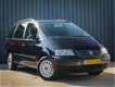 Volkswagen Sharan - 2.0 Trendline, 7 Pers, Airco/ECC, PDC-A, Trekhaak, NL-Auto - 1 - Thumbnail