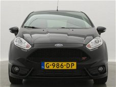 Ford Fiesta - 1.6 ST 180pk // Recaro sportstoelen / Navigatie / Bluetooth