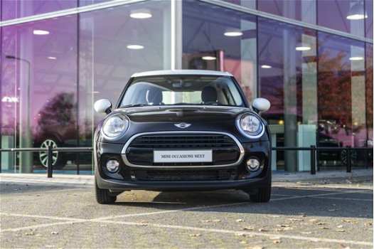 Mini Mini Cooper - Hatchback Business 5-deurs/Airco / Navigatie / Cruisecontrol / 15