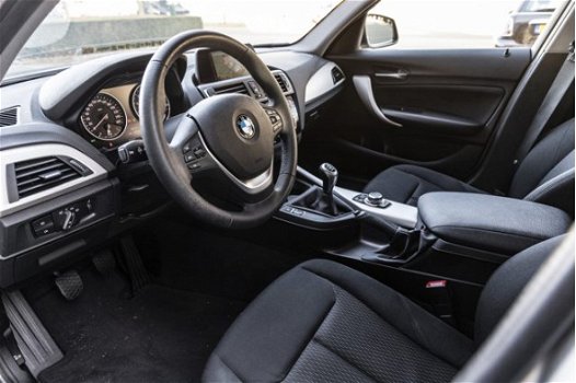 BMW 1-serie - 116i Executive Navigatie/ LED/ Regensensor / 16