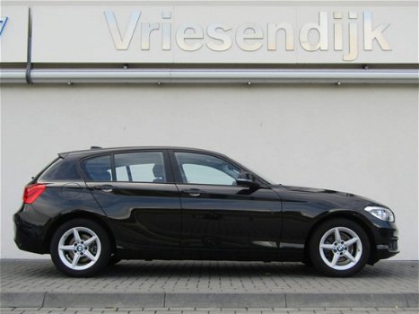 BMW 1-serie - 116i Executive | Navigatiesysteem Business | Parkeersensoren achter | LED-koplampen | - 1
