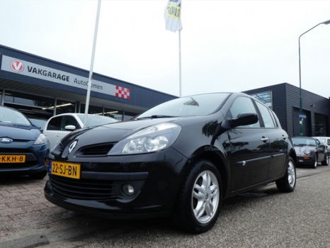 Renault Clio - 1.4 16V 72KW 5-DRS Expression AIRCO ZEER MOOI - 1