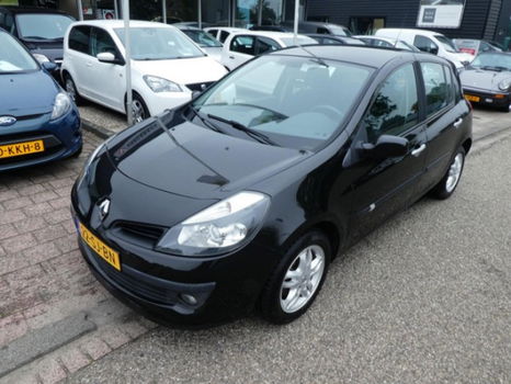 Renault Clio - 1.4 16V 72KW 5-DRS Expression AIRCO ZEER MOOI - 1