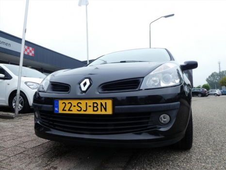 Renault Clio - 1.4 16V 72KW 5-DRS Expression AIRCO ZEER MOOI - 1