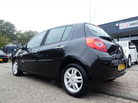 Renault Clio - 1.4 16V 72KW 5-DRS Expression AIRCO ZEER MOOI - 1