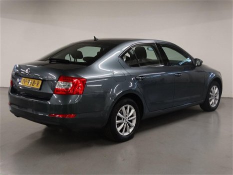 Skoda Octavia - 1.0 TSI 115pk Greentech DSG Ambition Business - 1