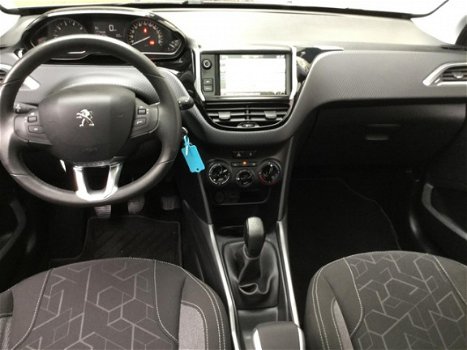 Peugeot 2008 - 1.2 PureTech 82pk Blue Lion Panoramadak Navigatie - 1