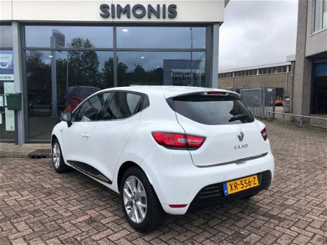 Renault Clio - 0.9 TCe Limited Navigatie, Parkeersensoren achter - 1