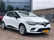 Renault Clio - 0.9 TCe Limited Navigatie, Parkeersensoren achter - 1 - Thumbnail
