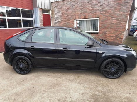 Ford Focus - 1.6-16V Champion Airco, Trekhaak, LMV, - 1