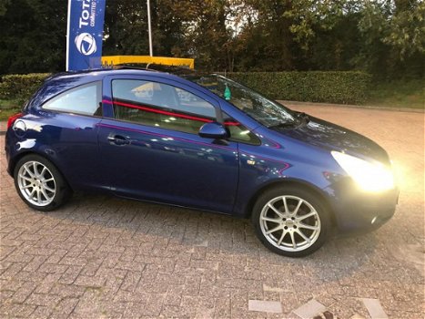 Opel Corsa - 1.4-16V Cosmo apk nieuw - 1