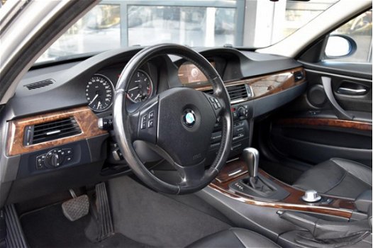 BMW 3-serie Touring - 330xd Executive * LEER * AUTOMAAT * NAVIGATIE * APK 03-2020 - 1