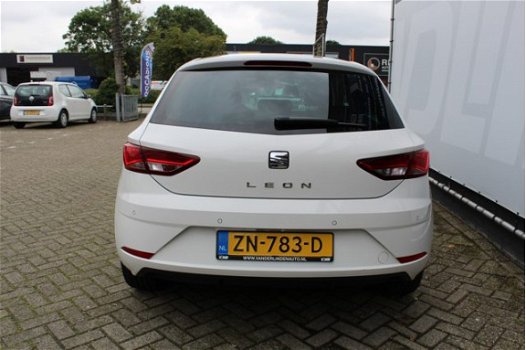 Seat Leon - 1.2 TSI Style Business Climate, cruise, Works with AppleCarPlay, parkeersensoren achter - 1