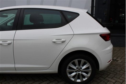 Seat Leon - 1.2 TSI Style Business Climate, cruise, Works with AppleCarPlay, parkeersensoren achter - 1