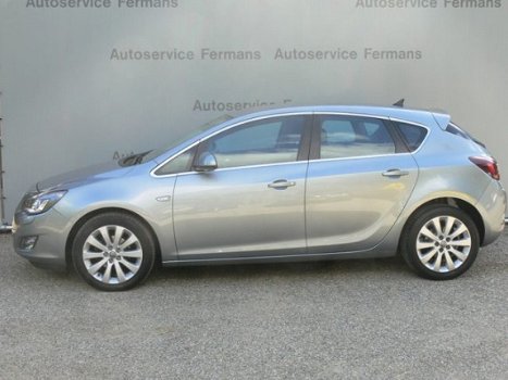 Opel Astra - 1.6-16V Automaat - Navi - Xenon - 2010 - 1