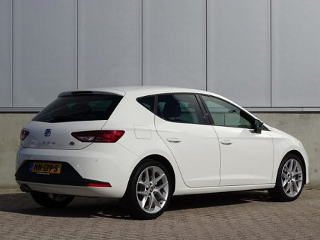 Seat Leon - 1.4 TSI FR Business | Navigatie | Leder/Alcantara | 18 Inch | Bluetooth | Parkeersensore - 1